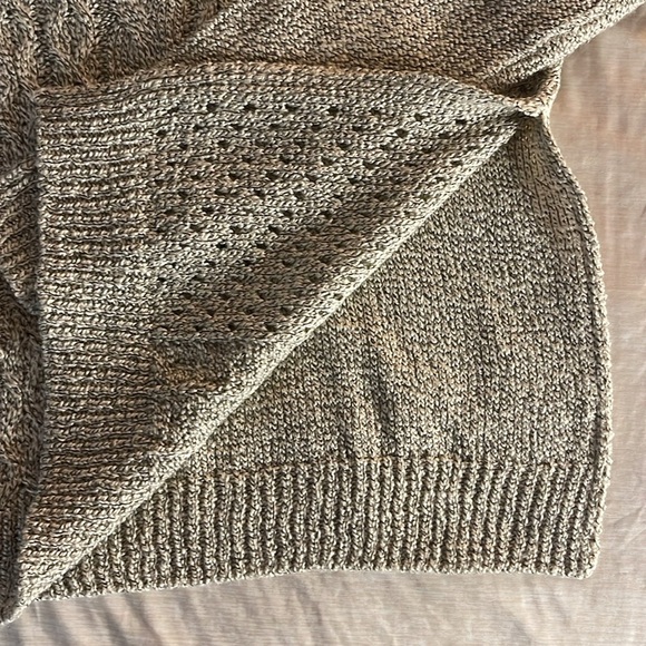 Love by Design - high side slit knit sweater - womens size medium - Picture 2 of 5